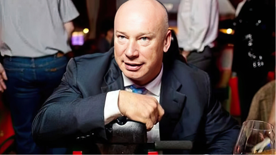 Максим Кріппа та казино «Вулкан» скуповують українські ЗМІ