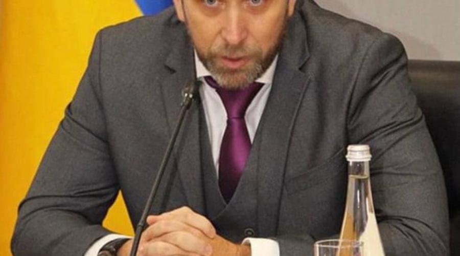 Александр Щуцкий засветился в часах за полмиллиона гривен, которых нет у него в декларации | FAKEOFF