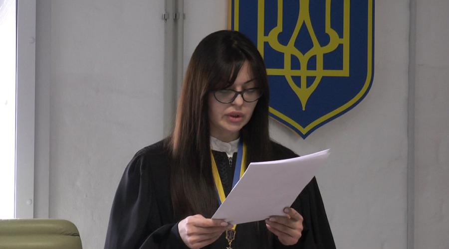 Судья Светлана Гречана - новый герой беспощадной борьбы за денежные знаки | FAKEOFF